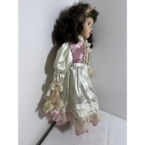 Unmarked Brunette Doss22" Pink And White Satin Dress